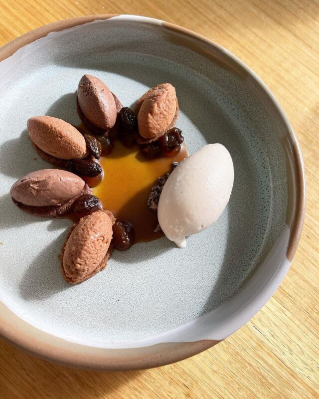 Dessert is served 🍴Pecan Praline Parfait⁠
⁠
Valrhona chocolate cremeux, Pedro Ximenez, cocoa husk ice cream.⁠
⁠
📸 @brisgramer⁠
⁠
#SeeAustralia #ThisIsQueensland #VisitScenicRim #DestinationScenicRim #PlayGoldCoast #VisitBrisbane⁠